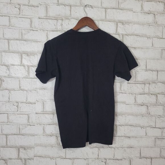 FRIENDS black graphic tee - Picture 3 of 8